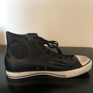 Converse High Top Leather sneakers. Men size 9.5